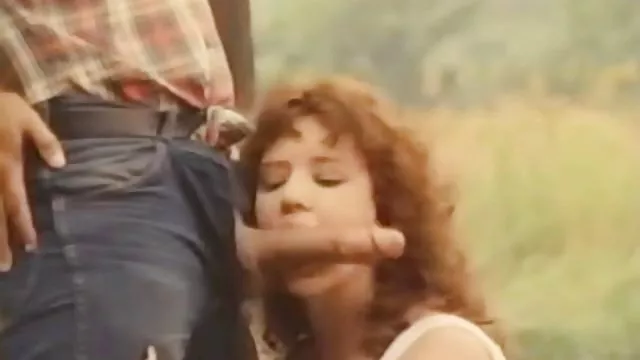 سبزه ناز لورا به زیبایی دافجنده خودارضایی می کند