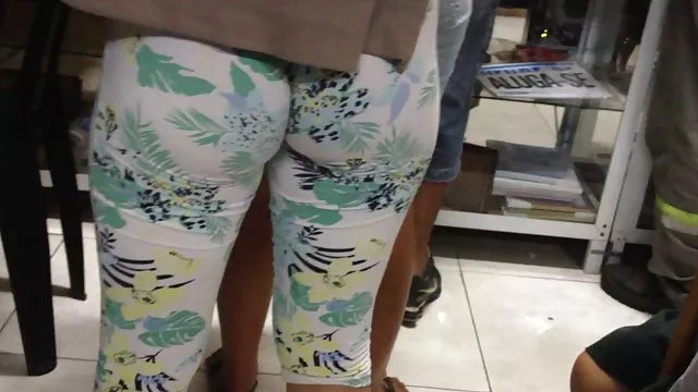 دو سکسحشری چیز پر زرق و برق باعث درخشش یکدیگر می شوند