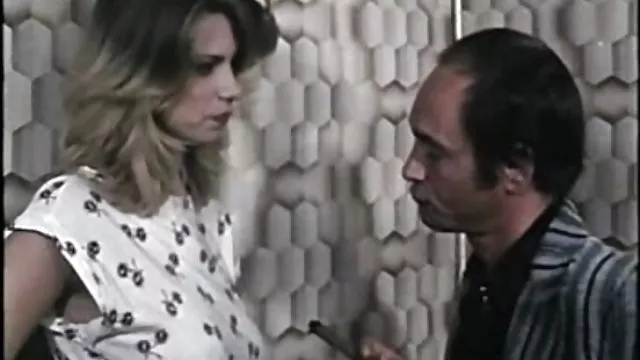 دهان فیلم حشری سکسی خرد جوان در دایره ای آزاد شد