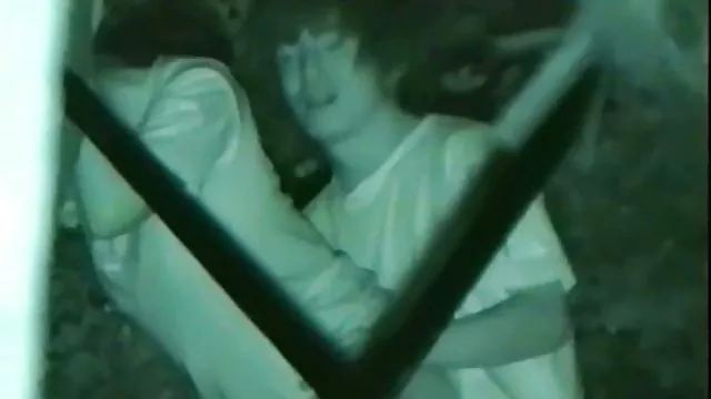 یک جفت دیک بزرگ دختری را فيلم حشري در جوراب ساق بلند می کند