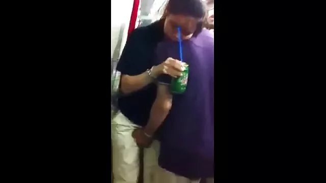 من زیر شلوارم حشری جدید را نمی گذارم که فوراً رابطه جنسی برقرار کند