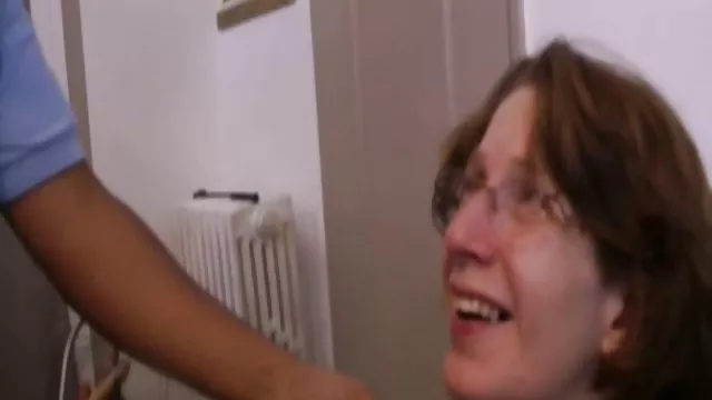 آریل در خانه روی حشری فیلم زمین عشق می کند