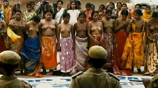 خانم بالغ دارای موهای بلند دیک مرد جنده حشری را می خورد