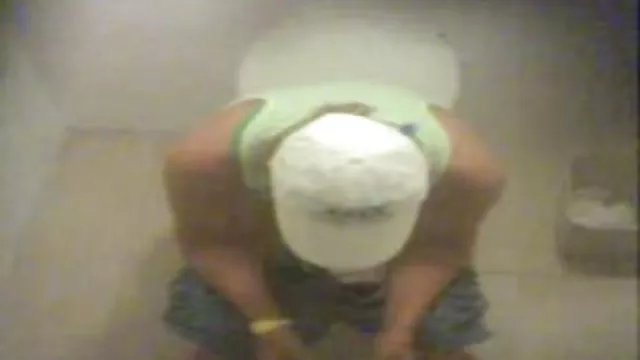 آسیایی توسط ویبراتور و دیک لعنتی می شود سکس حشر